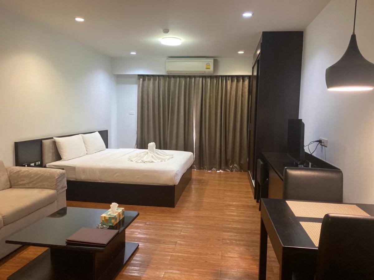 The Park 304 Executive Serviced Apartment Si Maha Phot Extérieur photo