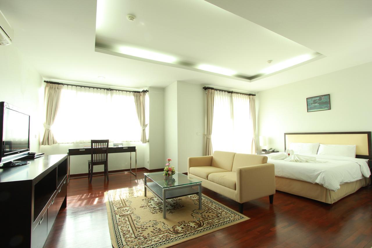 The Park 304 Executive Serviced Apartment Si Maha Phot Extérieur photo